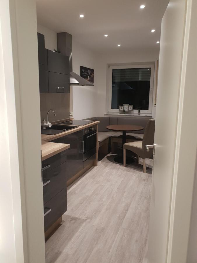 Ferienwohnung Mit Jacuzzi Naehe Flughafen Koeln Bonn Тройсдорф Екстериор снимка