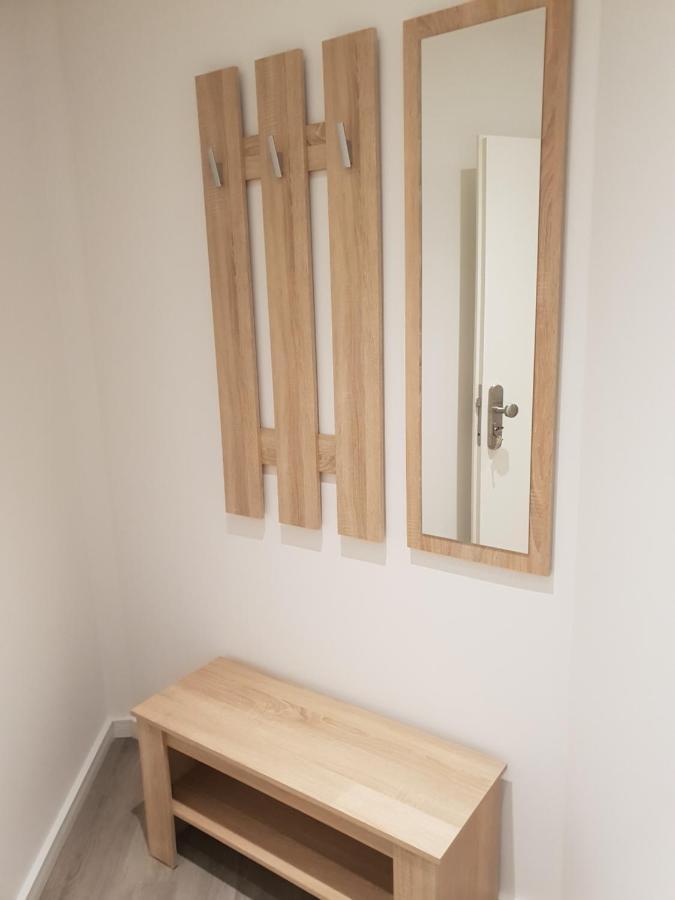 Ferienwohnung Mit Jacuzzi Naehe Flughafen Koeln Bonn Тройсдорф Екстериор снимка
