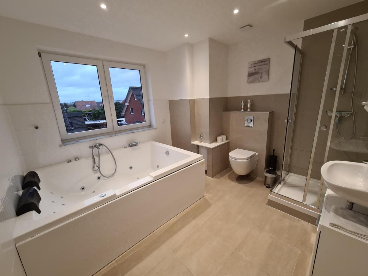 Ferienwohnung Mit Jacuzzi Naehe Flughafen Koeln Bonn Тройсдорф Екстериор снимка