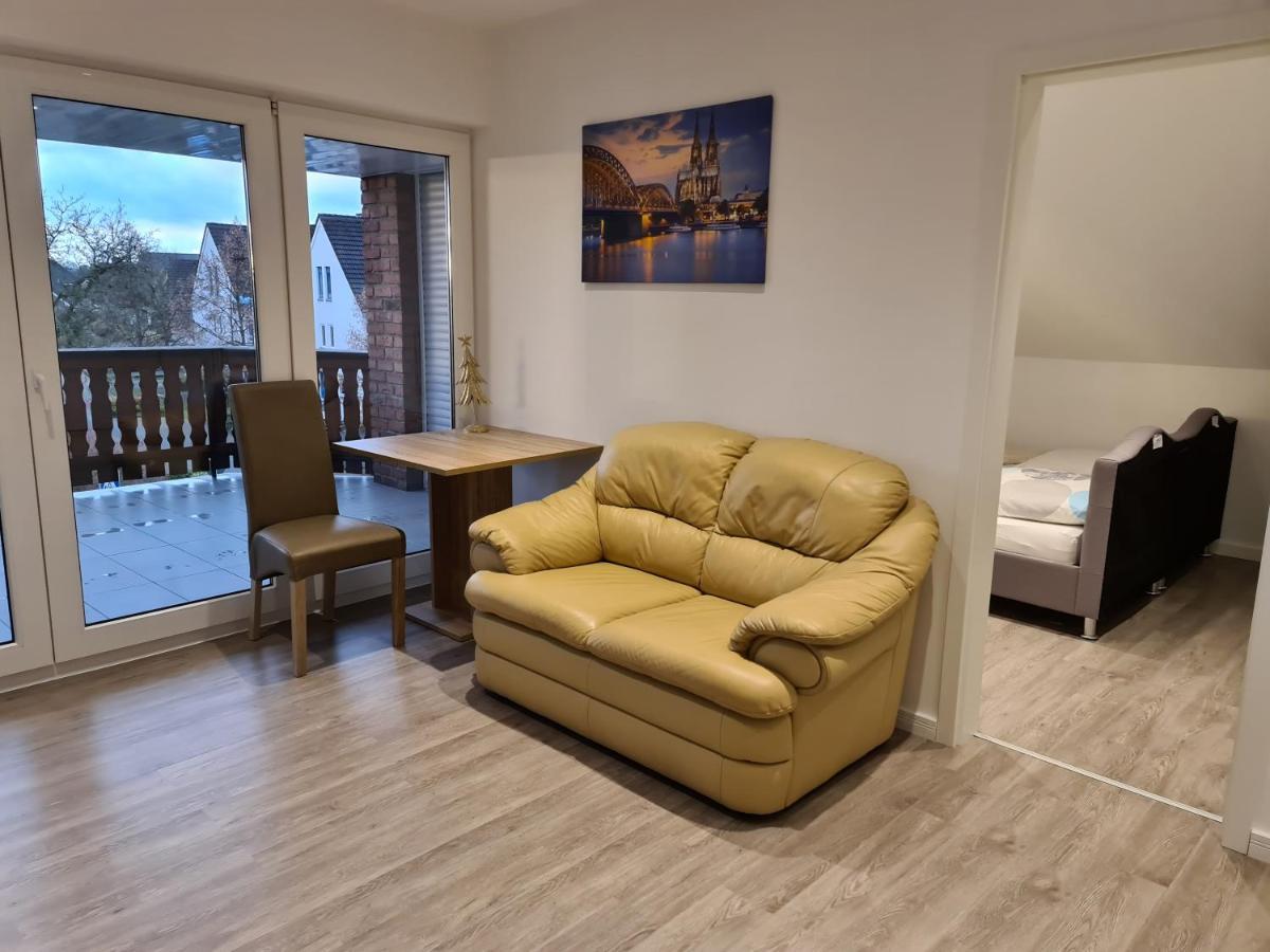 Ferienwohnung Mit Jacuzzi Naehe Flughafen Koeln Bonn Тройсдорф Екстериор снимка